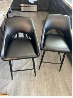 4 Barstools brand new and un assembled