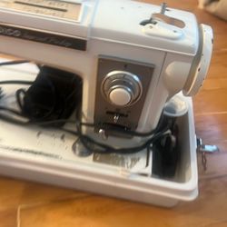 Bico Imperial Prestige Sewing Machine