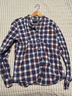 American Eagle men’s long sleeved L
