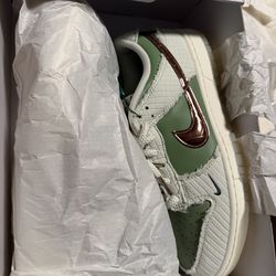 Nike dunk low Kyler Murray size 9.5