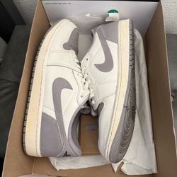 Mens Nike Air Jordan 1 Low Atmosphere Size 10 