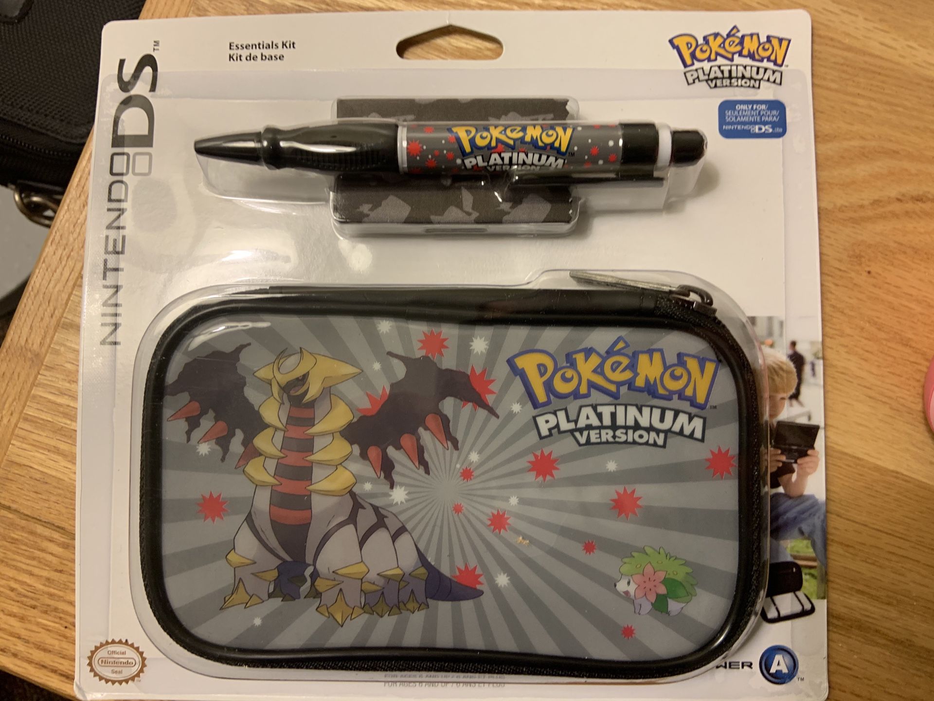 Pokémon platinum Nintendo DS light starter kit