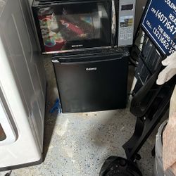 Mini Fridge and microwave