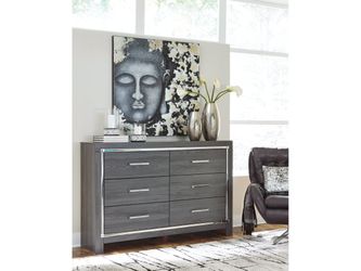 Lodanna Gray Dresser