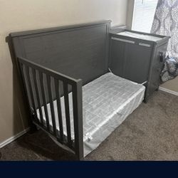 Crib/ Toddler Bed 