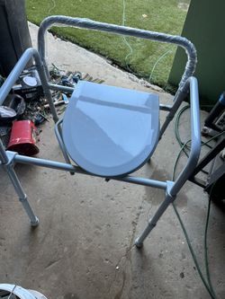 Commode Chair 