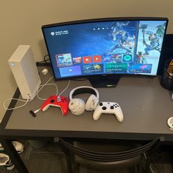 Xbox Series S And Monitor 