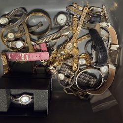 Beautiful Vintage Jewelry In Great Shape 