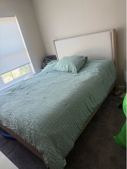 Queen bedroom 4 piece set