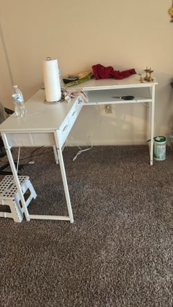 White L-shaped Desk