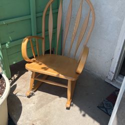 Wooden Rocking Chair 
