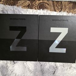 Samsung Galaxy Z Fold 3 (Black and Silver)256gb Unlocked