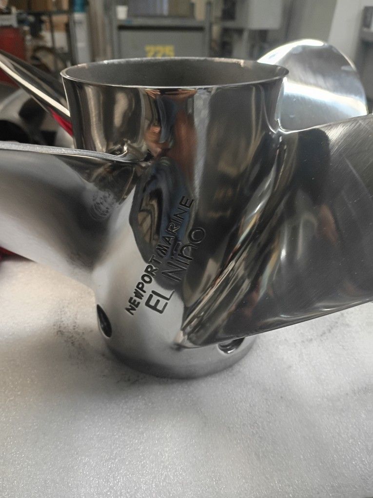 4 Blade SS FS Or No Vent Holes For Bravo 1 Mercury. Newport Marine