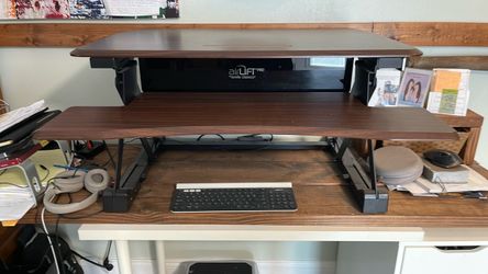 Pneumatic Desk riser