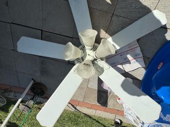 Hampton Bay White Ceiling fan