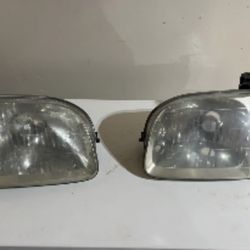 01-04 Toyota Sequoia/ 00-04 Tundra headlights 