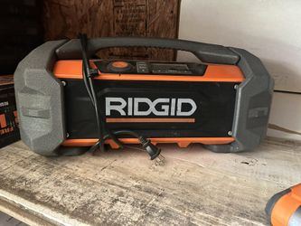 RIDGID 18V Hybrid Jobsite Radio with Bluetooth Wireless Technology