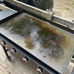 Blackstone 4 Burner 36” Griddle Cooking Station 