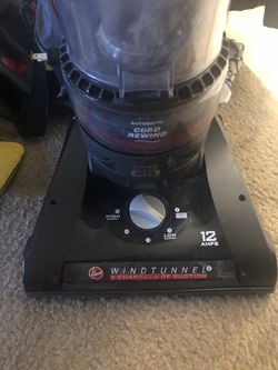 Hoover vacuum with rewind cord