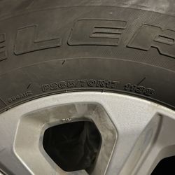 Toyota 4Runner Weels And Tires P265/70R17 Bridgestone.