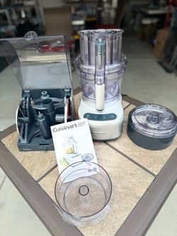 Cuisinart Food Processor w/ Attachments & Storage Case