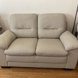Loveseat 