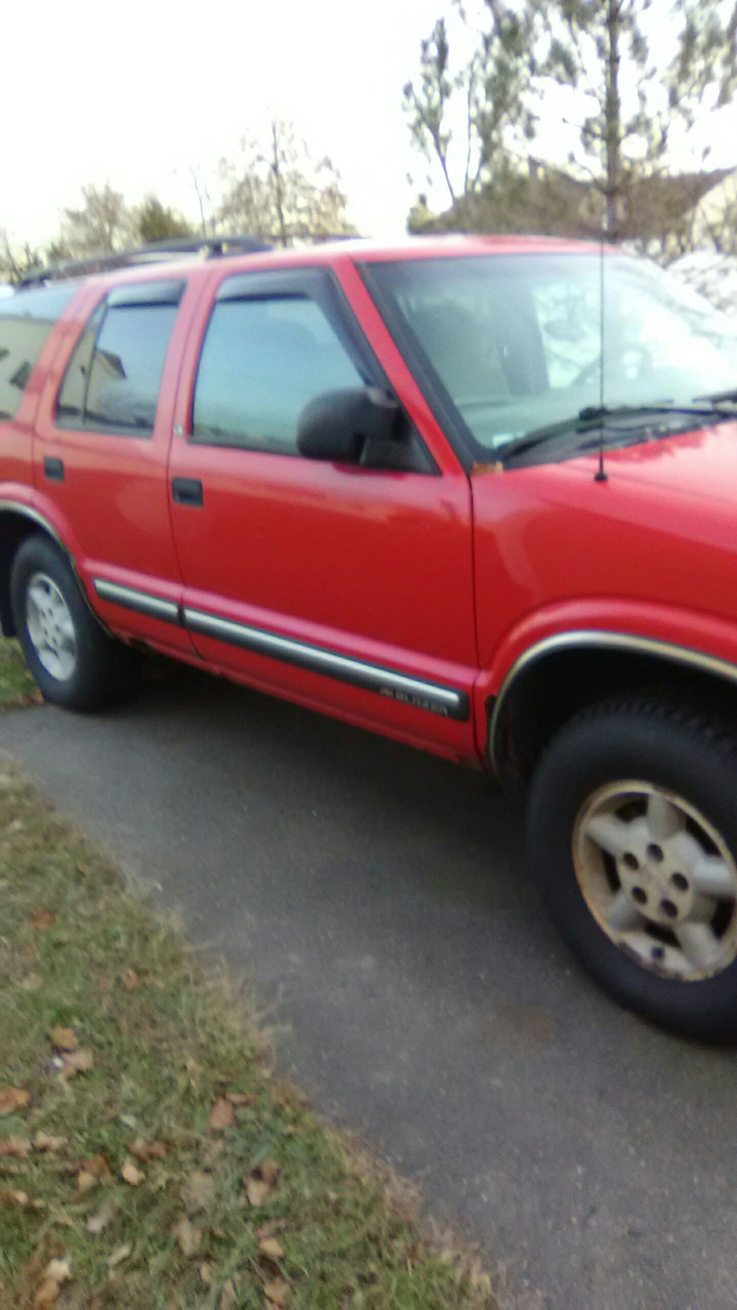 99 chevy blazer.. Good condition Just need fuel pump and battery.. 135,000 mileages