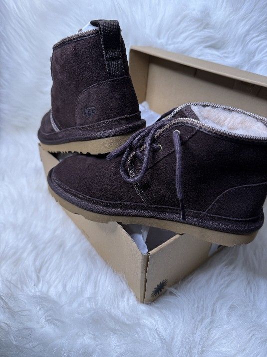Uggs New Boots In Box $65 (Kid's)