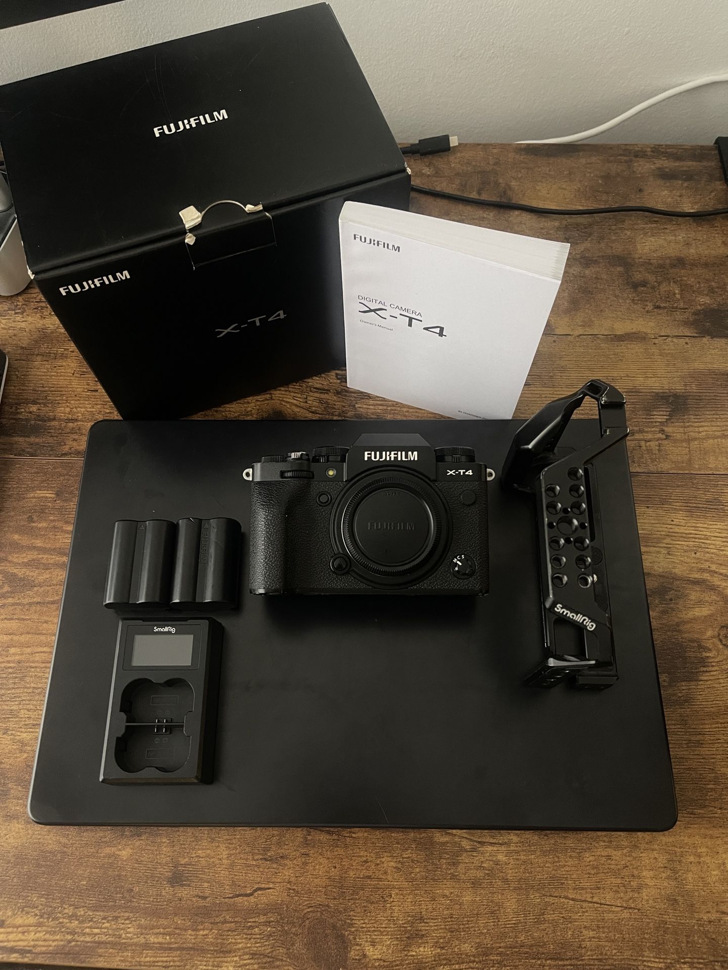 Fujifilm XT4 - Black, Excellent
