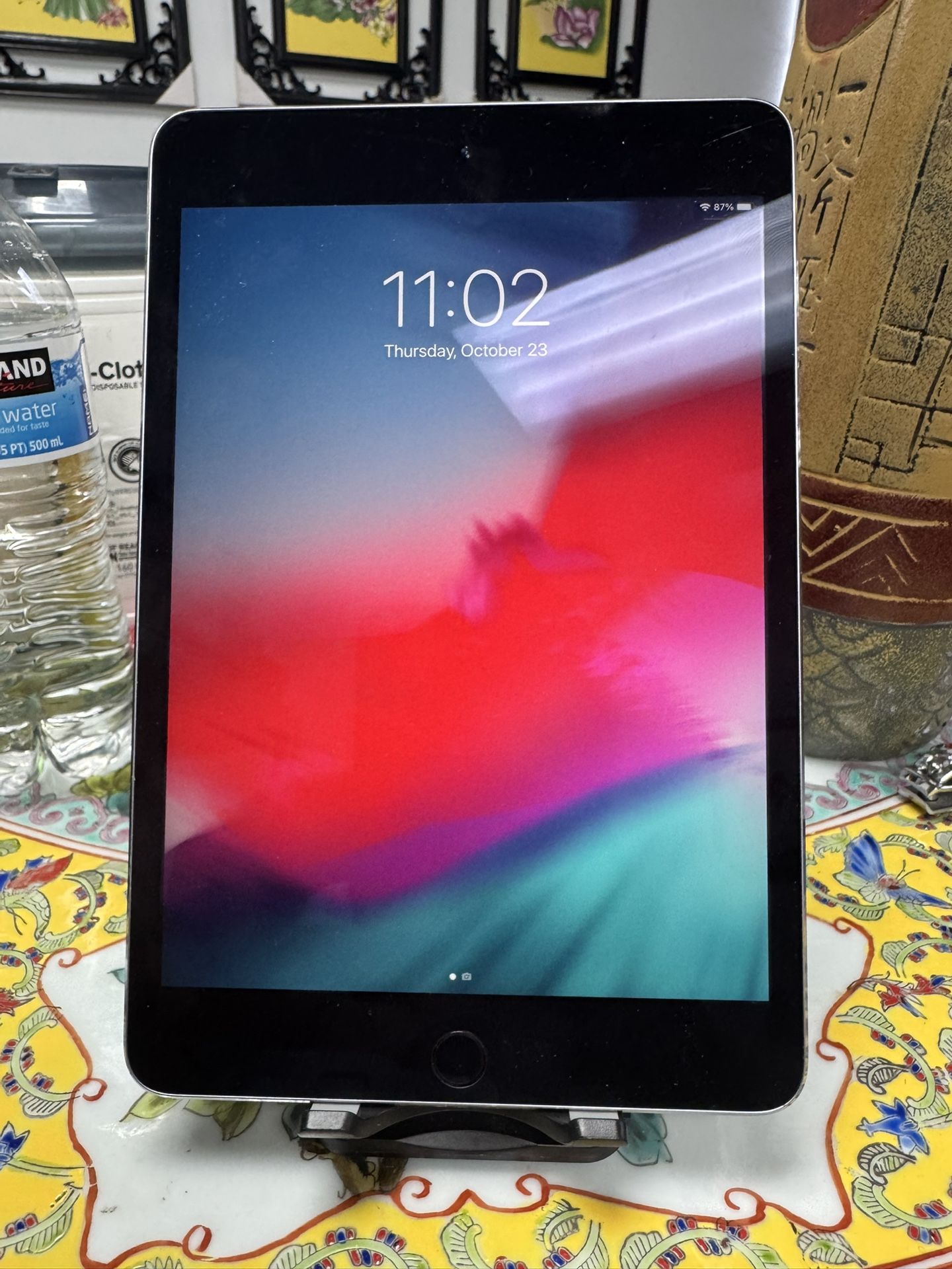 APPLE IPAD MINI 4- 7.9” - 128gb- Very Clean