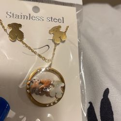 Set/ Earrings And Necklace 