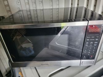 Kenmore 900W Countertop Microwave – Works Great