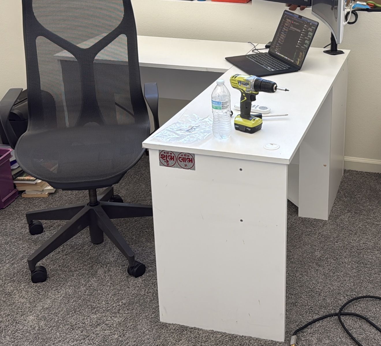 Desk L Shape Perfect for small spaces