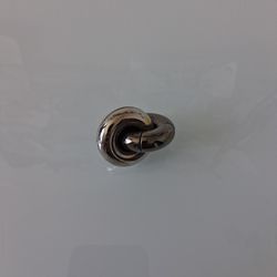 Hanayama Cast Puzzle: Doughnuts Level 4