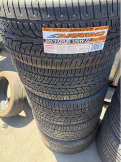 305/30/26 all season arroyo tires