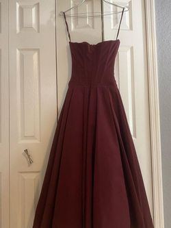 House of CB Wine Lady Strapless Midi Dress for Sale in Hialeah Gardens, FL  - OfferUp