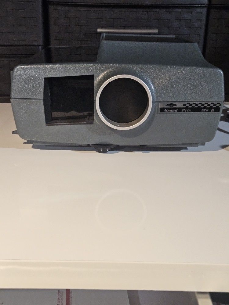 Sawyer Grand Prix 570 R slide Projector