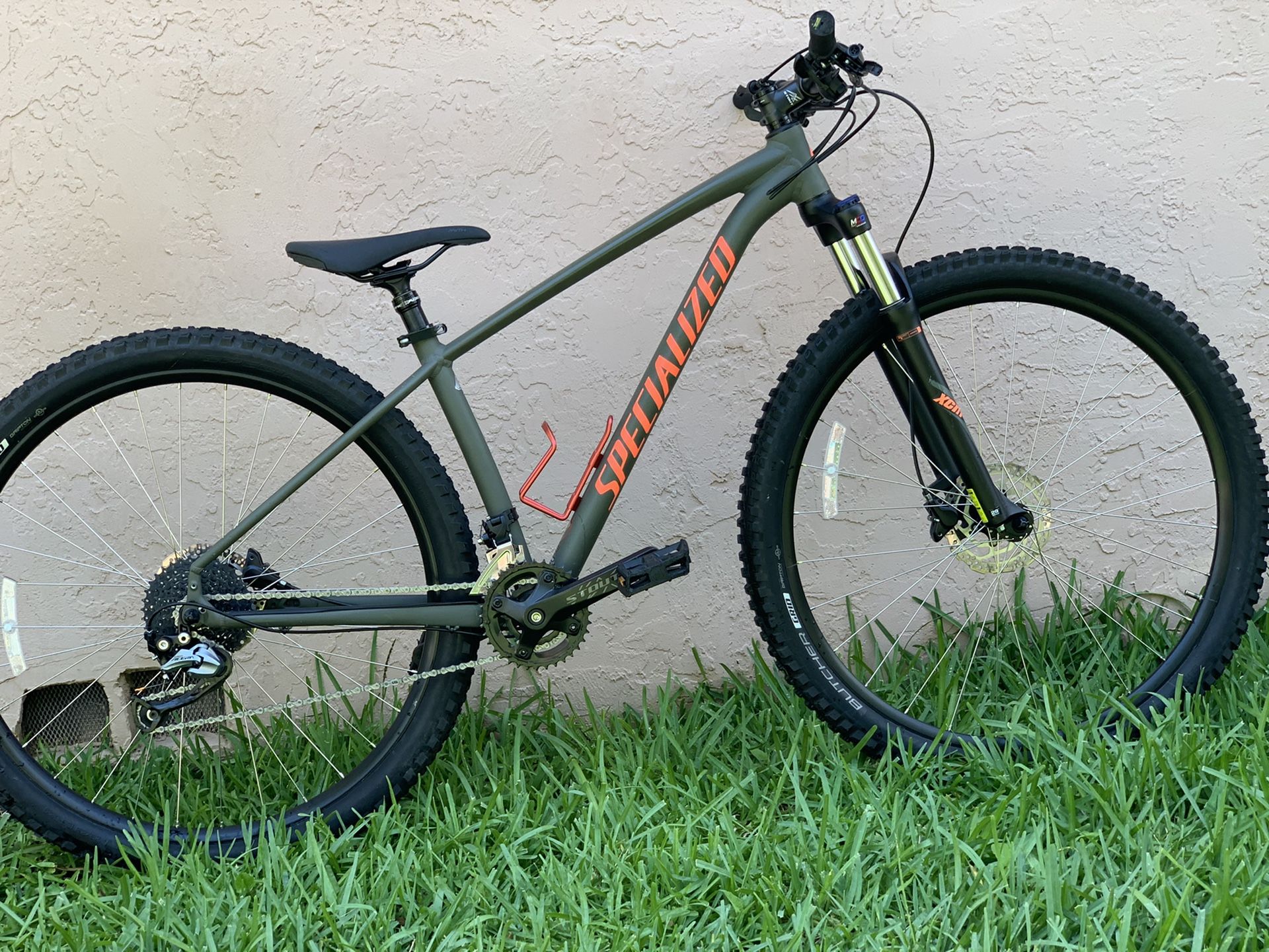 specialized women's rockhopper comp 2019