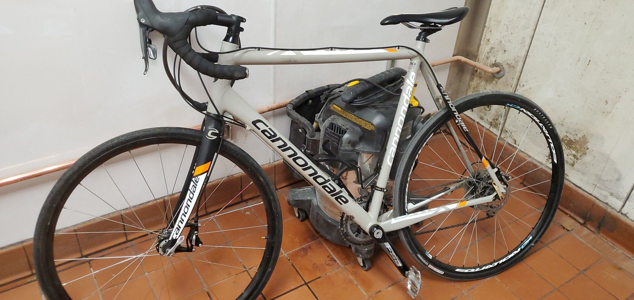 Cannondale road bike