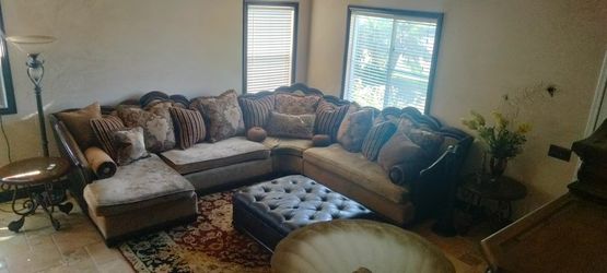 Beautiful Sectional Crocodile Leather Look Like