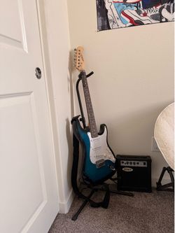 Beginner Guitar with Amp