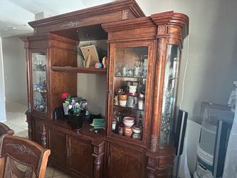 6 Pieces China Cabinet