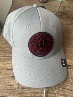 Under Armour Wisconsin Badgers Hat — Gray, NWT, Size M/L