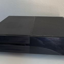 Xbox One With Wires 