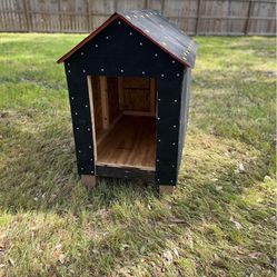 dog house / casa de perros