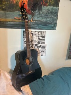 Acoustic Guitar Yamaha F335 with Capo and Case