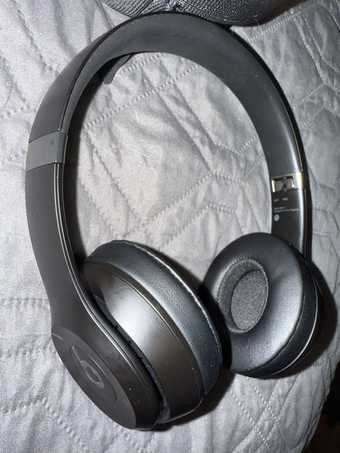 Beats Solo 4