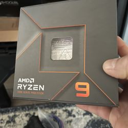 AMD Ryzen 9 7950X 16-Core, 32-Thread Unlocked Desktop Processor