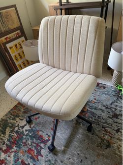 Criss cross desk chair