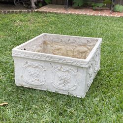 WHITE SQUARE PLANTER LIGHT WEIGHT 18”x10”